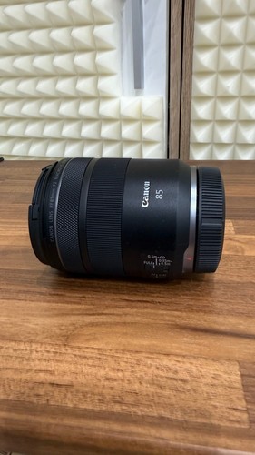 Canon 85mm macro is - rf, f/2